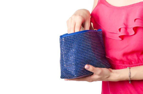 Žena hospodářství modrá kosmetická taška — Stock fotografie