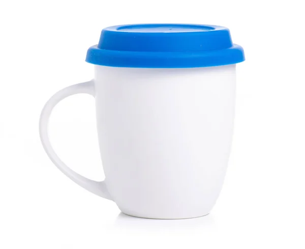 Caneca branca caup com tampa azul — Fotografia de Stock