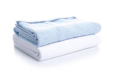 Yığın havlu beyaz mavi