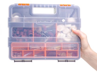 Elinde bir matkap için organizatör aksesuarları