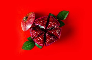 Nar kırmızı meyve 