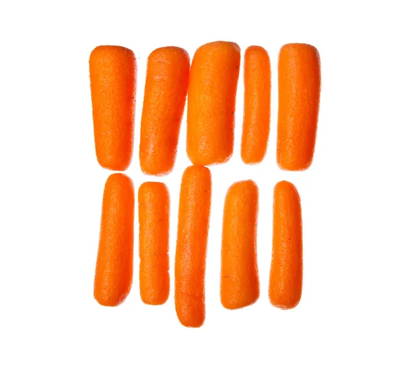 Маленька морква на білому тлі — стокове фото
