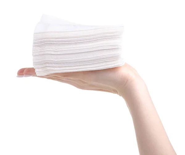 Empiler les serviettes blanches à la main — Photo