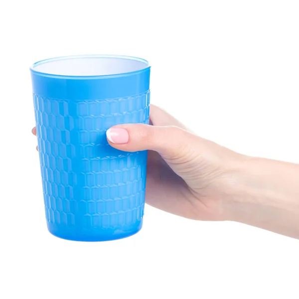 Copo de plástico azul na mão — Fotografia de Stock