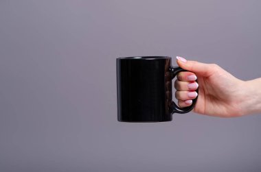 Kupası Kupa elinde siyah