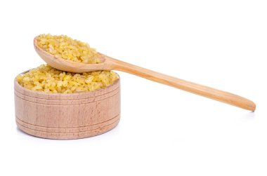 Tahta kaşıkla tahta kasede bulgur