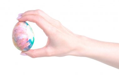 Elinde boyalı yumurta