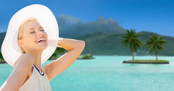 Beautiful woman enjoying summer bora bora beach — Stock Photo, Image
