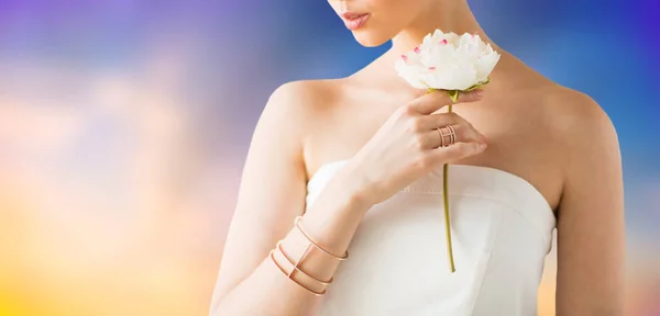 Close up of beautiful woman with ring and bracelet — Stock Photo, Image