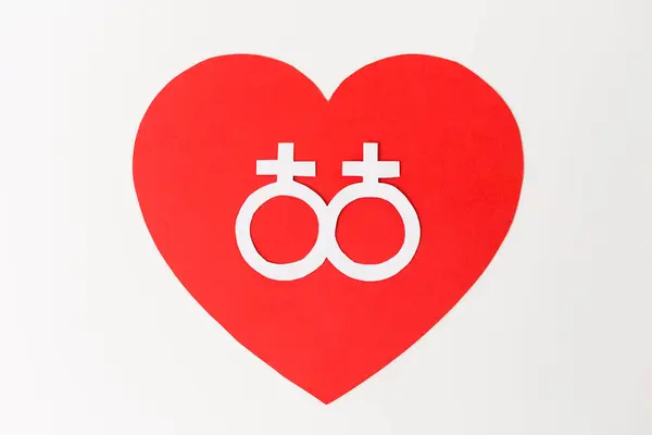 Símbolo de Vênus no coração vermelho sobre fundo branco — Fotografia de Stock