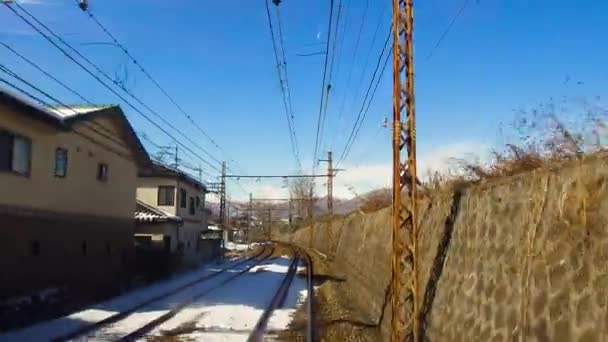 जपानमधील रेल्वे किंवा रेल्वे पासून उपनगराकडे पहा — स्टॉक व्हिडिओ