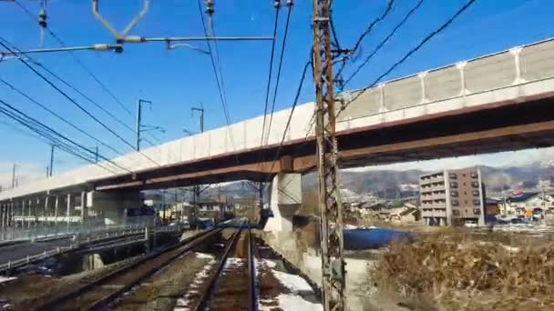 Zobacz na przedmieściach pociągu albo kolej w Japonii — Wideo stockowe