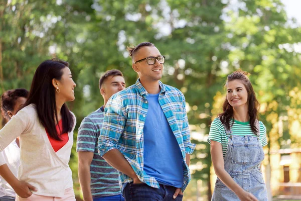 Group of happy international friends outdoors — Stock Photo, Image