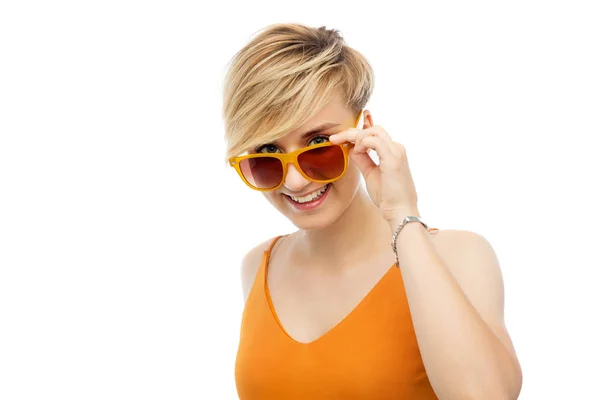 Sommermode Style Und Brillenkonzept Porträt Einer Glücklich Lächelnden Jungen Frau — Stockfoto