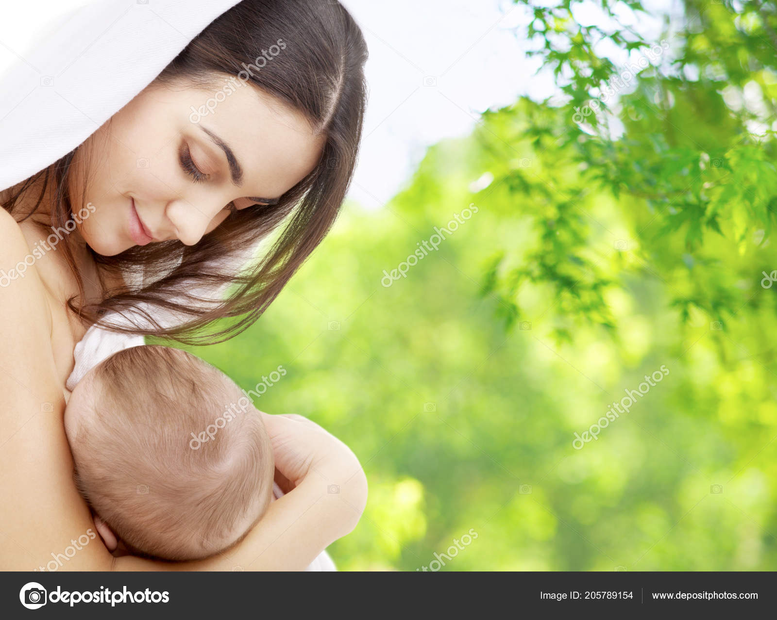 naatural breast mothers Exerciseing in the nude