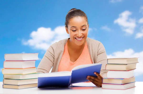 International student girl studying in college — Stock Photo, Image