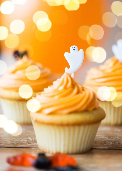 Cupcake con decoración de halloween — Foto de Stock