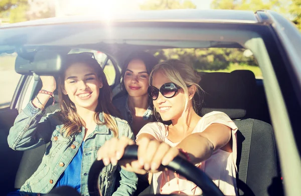 Sommerurlaub Urlaub Reise Roadtrip Und Personenkonzept Glückliche Teenager Mädchen Oder — Stockfoto