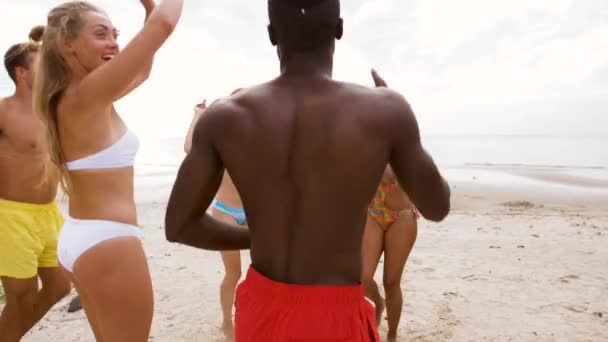 Festa Férias Verão Conceito Pessoas Grupo Amigos Felizes Dançando Praia — Vídeo de Stock