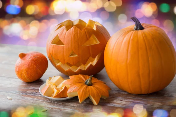 テーブルの上のハロウィンかぼちゃのクローズ アップ — ストック写真