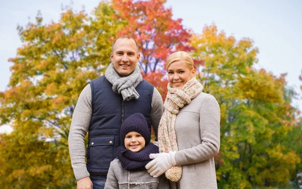 Familie Seizoen Mensen Concept Gelukkige Moeder Vader Zoon Herfst Park — Stockfoto