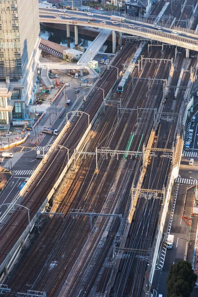 Vista al ferrocarril en la ciudad de tokyo, Japón —  Fotos de Stock