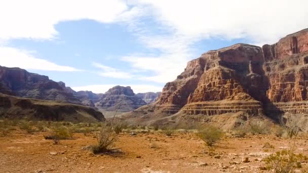 Vista de los acantilados del gran cañón — Vídeos de Stock