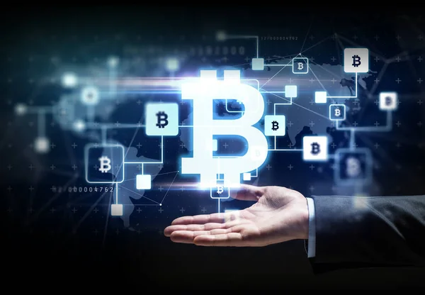 Mano buisnessman con cadena de bloques bitcoin — Foto de Stock