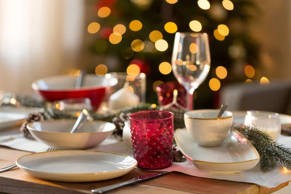 Table setting for christmas dinner at home — Stock Photo, Image