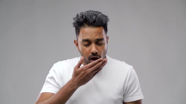 Unhealthy indian man coughing — Stock Video