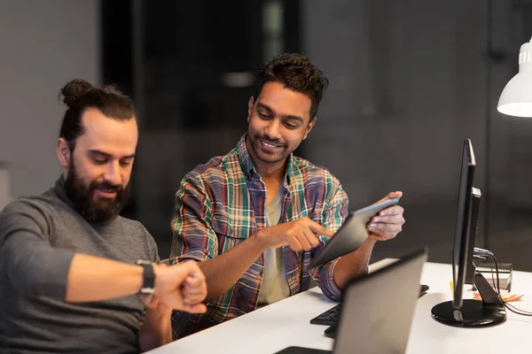 Creative team with tablet pc working at office — Stock Photo, Image