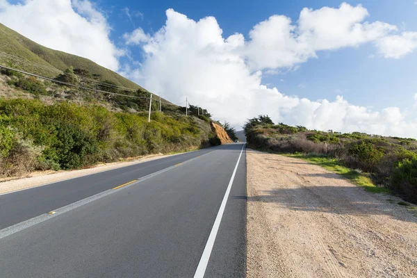 Pohled na silnici na pobřeží big sur v Kalifornii — Stock fotografie