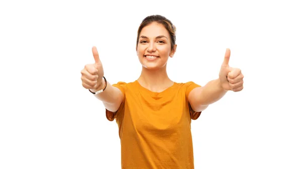 Mulher ou adolescente em t-shirt mostrando polegares para cima — Fotografia de Stock