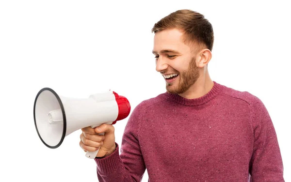 Hombre sonriente con megáfono —  Fotos de Stock