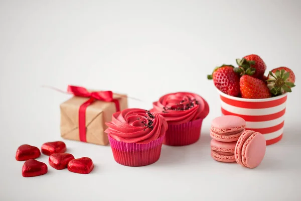 Primo piano dei dolci rossi per San Valentino — Foto Stock