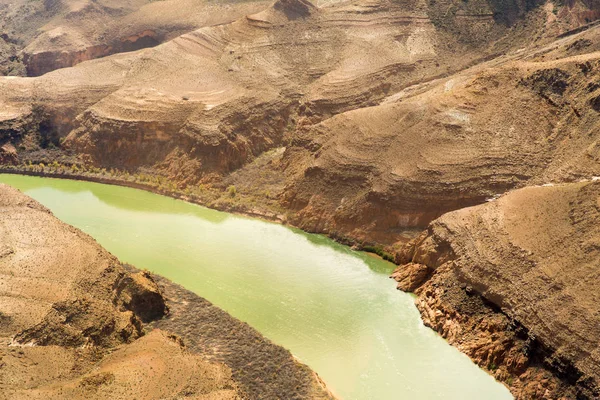 Vista das falésias do grande cânion e do rio colorado — Fotografia de Stock