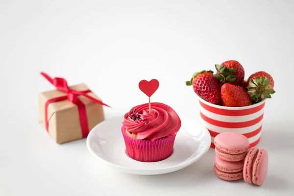 Primo piano dei dolci rossi per San Valentino — Foto Stock