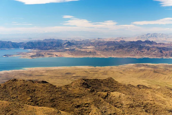 Vista aérea do canyon grande e do hidromel do lago — Fotografia de Stock