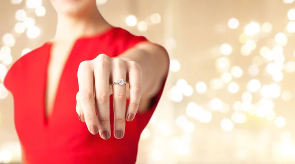 Close up of female hand with diamond ring — Stock Photo, Image