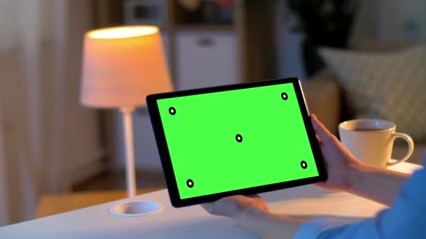 Technológia Emberek Koncepció Kezei Tabletta Számítógép Chroma Key Zöld Képernyő — Stock videók