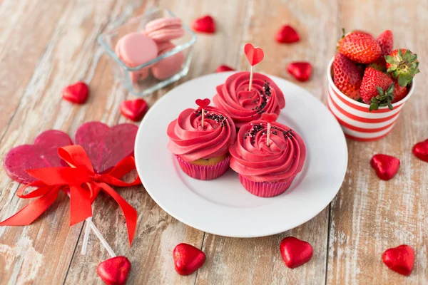 Primo piano dei dolci rossi per San Valentino — Foto Stock