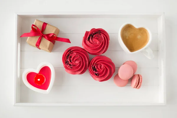 Close-up de doces vermelhos para o dia dos namorados — Fotografia de Stock