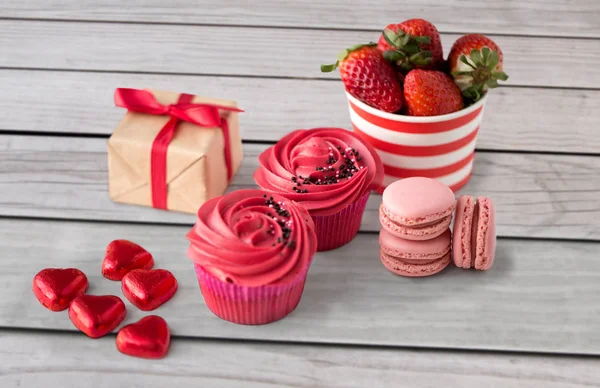 Крупним планом червоні цукерки для дня валентинки — стокове фото
