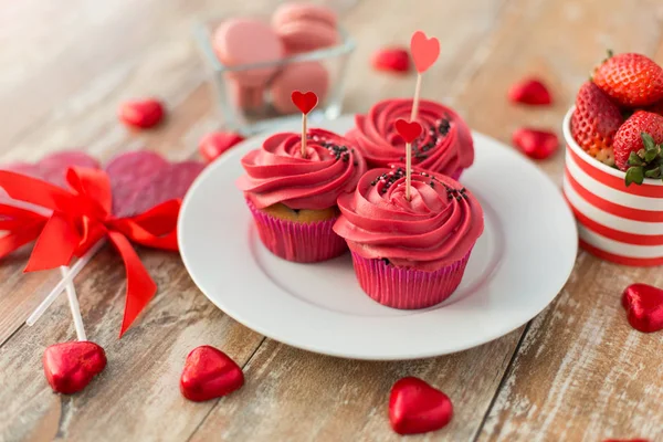 Primo piano dei dolci rossi per San Valentino — Foto Stock