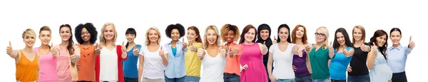 Grupo internacional de mulheres mostrando polegares para cima — Fotografia de Stock