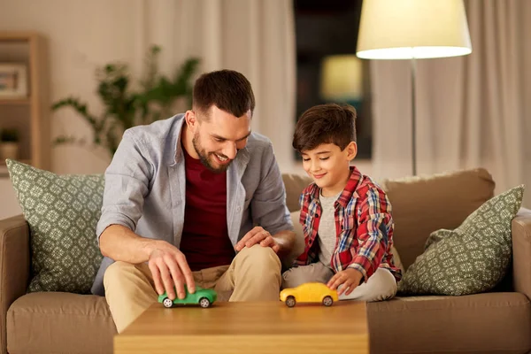 Family Fatherhood People Concept Happy Father Son Playing Toy Cars — Stock Photo, Image