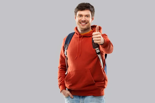 Joven o estudiante con mochila o mochila escolar — Foto de Stock