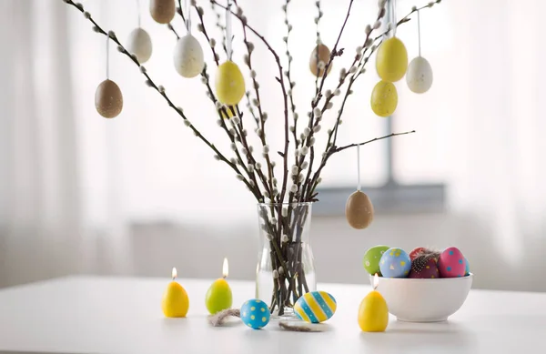 Pussy willow branches decorated by easter eggs — Stock Photo, Image