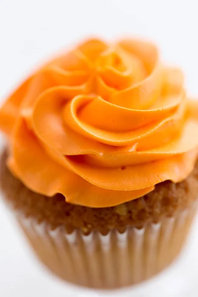 Close up de cupcake com cobertura de creme de manteiga — Fotografia de Stock