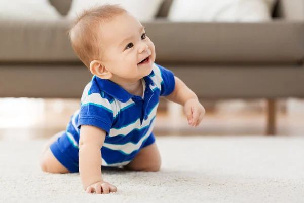 Doce pouco asiático bebê menino — Fotografia de Stock